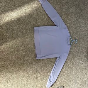 i’m selling a athleta long sleeve hoodie/shirt